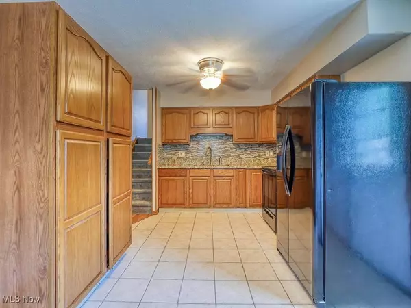 5965 Rosebelle AVE, North Ridgeville, OH 44039