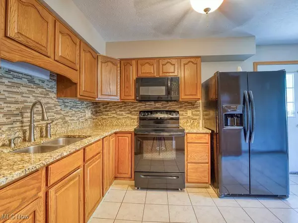 5965 Rosebelle AVE, North Ridgeville, OH 44039