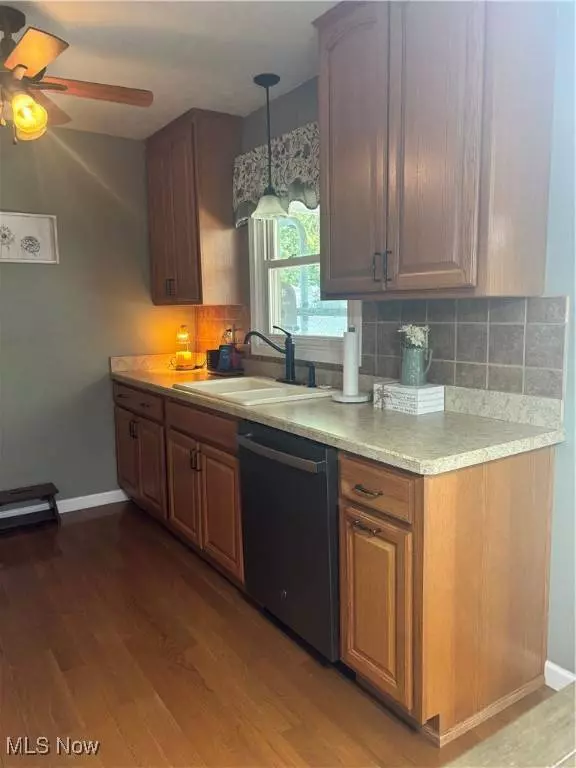 116 Loperwood LN, Lagrange, OH 44050