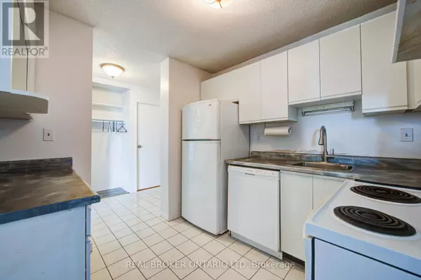 45 Pond Mills RD #803, London South (south J), ON N5Z4W5