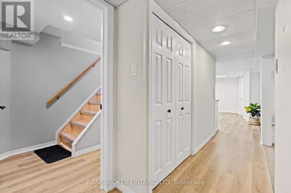 13 Thornton ST #2, Welland (dain City), ON L3B3A2