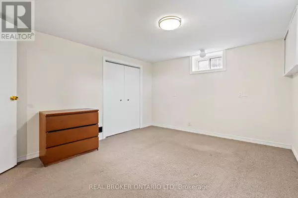 13 Thornton ST #2, Welland (dain City), ON L3B3A2