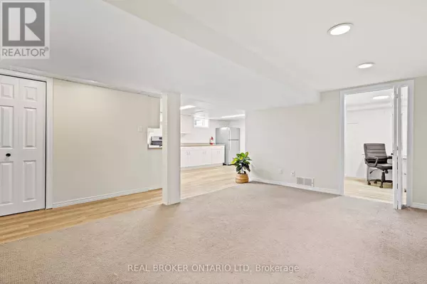 13 Thornton ST #2, Welland (dain City), ON L3B3A2