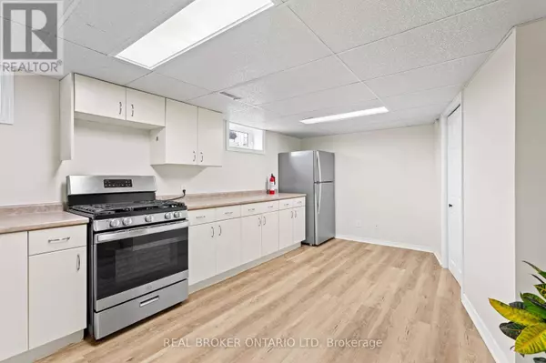 13 Thornton ST #2, Welland (dain City), ON L3B3A2