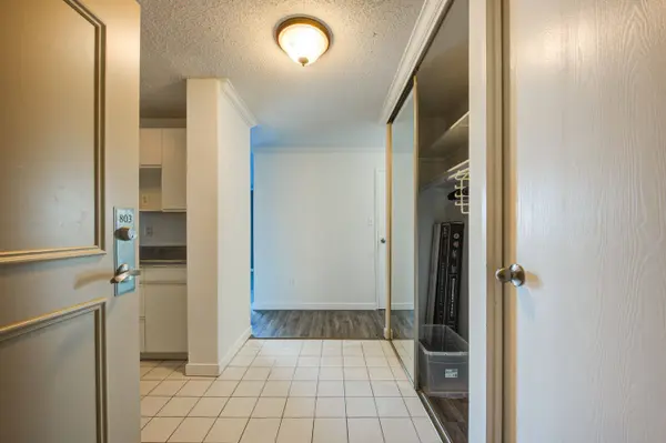 45 Pond Mills RD #803, London South, ON N5Z 4W5