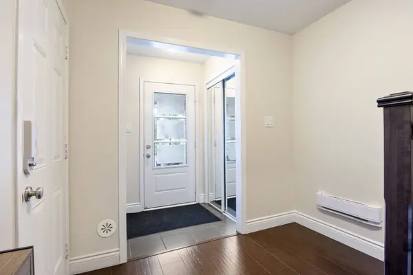 100 Baycliffe CRES, Brampton, ON L7A 3Z4