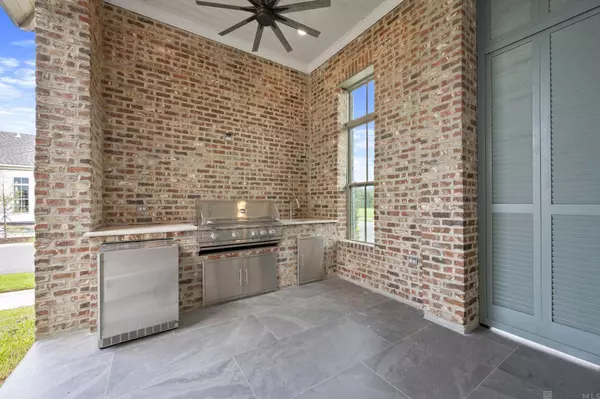 8638 Greenbrier Cove Rd, Baton Rouge, LA 70817