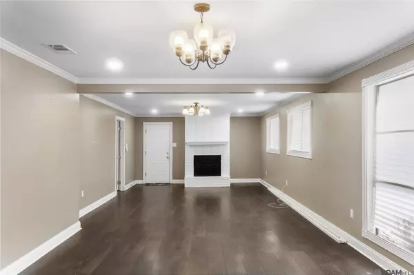 9587 Chanadia Dr, Baton Rouge, LA 70810