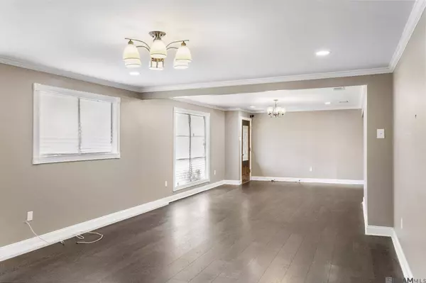 9587 Chanadia Dr, Baton Rouge, LA 70810