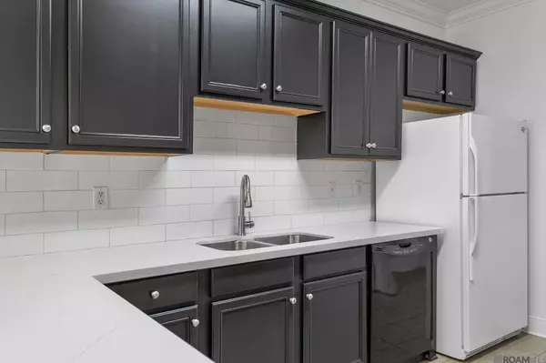 10600 Lakes Blvd ##305, Baton Rouge, LA 70810