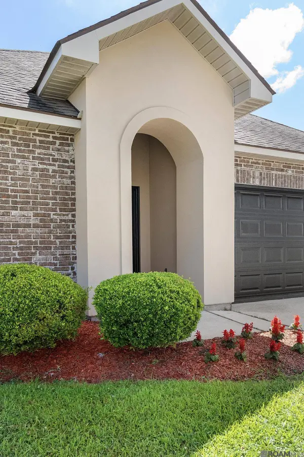 39363 Legacy Lake Dr, Gonzales, LA 70737