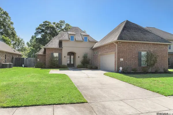 18032 River Landing Dr, Prairieville, LA 70769