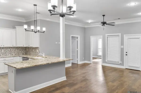 308 Hill Ridge Dr, Youngsville, LA 70592