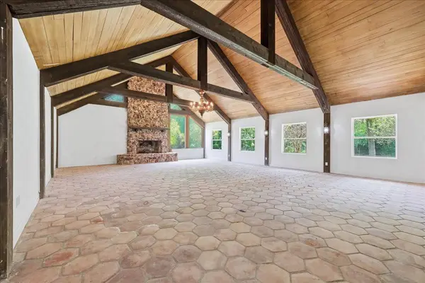 12 Bayou BND, Orange, TX 77630