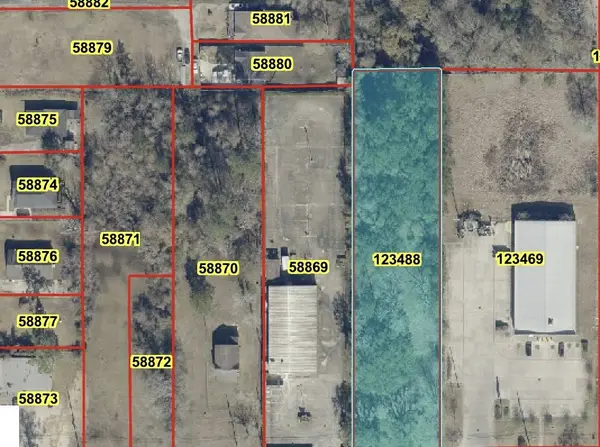 2740 E Lucas DR, Beaumont, TX 77703