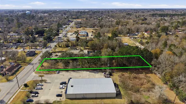 2740 E Lucas DR, Beaumont, TX 77703
