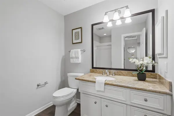 832 Cohn ST, Houston, TX 77007