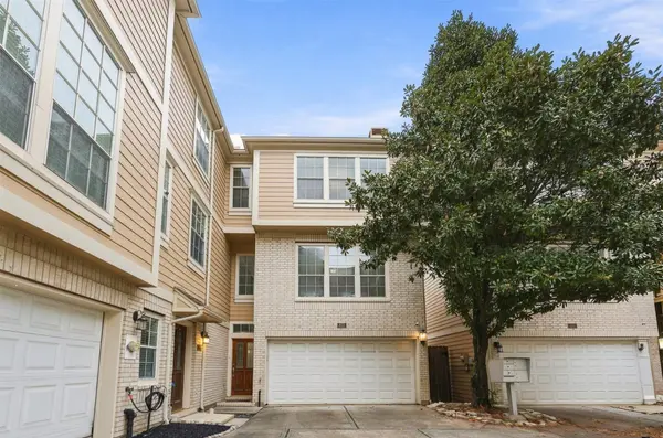 832 Cohn ST, Houston, TX 77007