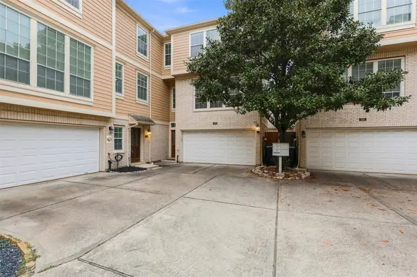 832 Cohn ST, Houston, TX 77007