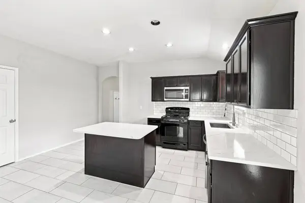 2913 Landing Edge LN, League City, TX 77539