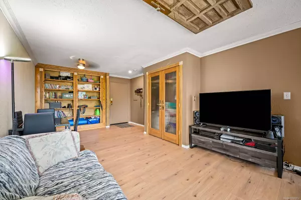 1050 Braidwood Rd #301, Courtenay, BC V9N 3R9