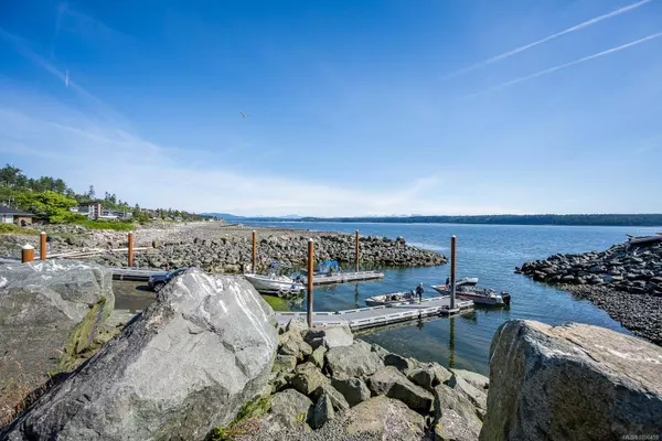 962 Island Hwy #102, Campbell River, BC V9W 1B1