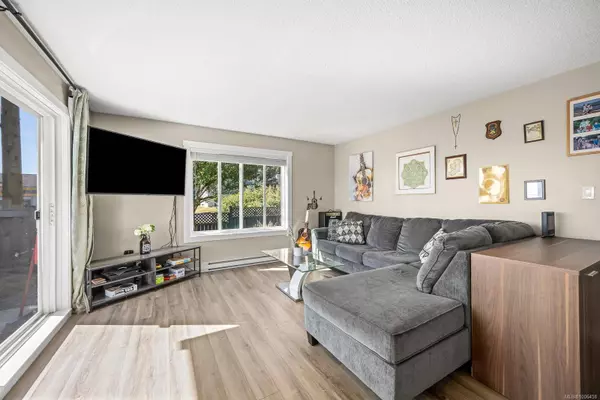 962 Island Hwy #102, Campbell River, BC V9W 1B1