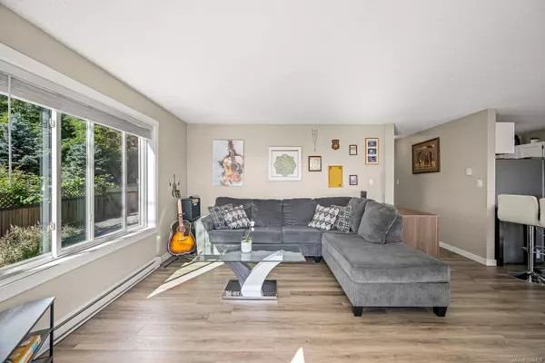 962 Island Hwy #102, Campbell River, BC V9W 1B1