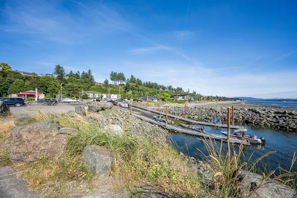 962 Island Hwy #102, Campbell River, BC V9W 1B1
