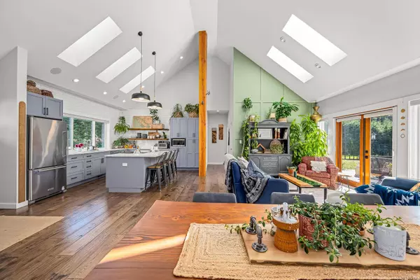 2675 Merville Rd, Merville, BC V0R 2M0