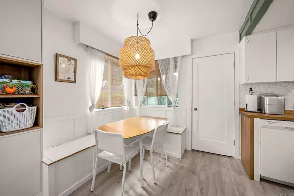 1883 & 1885 England Ave, Courtenay, BC V9N 2P7