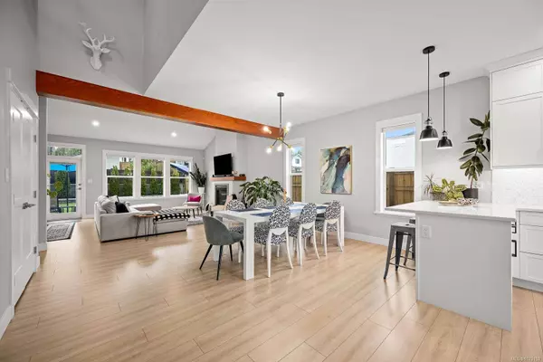 2373 Brookfield Dr, Courtenay, BC V9N 0E6