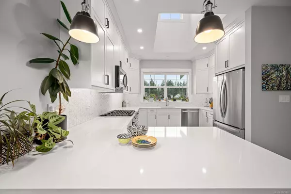 2373 Brookfield Dr, Courtenay, BC V9N 0E6