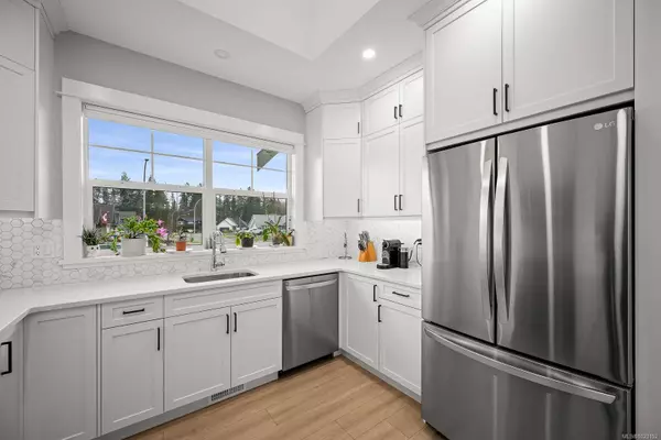 2373 Brookfield Dr, Courtenay, BC V9N 0E6