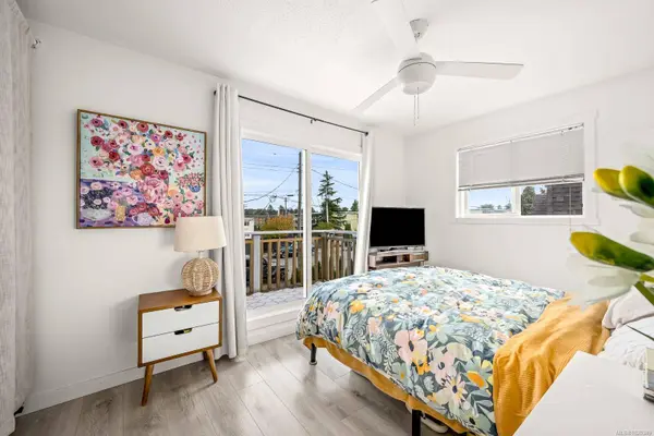 1883 & 1885 England Ave, Courtenay, BC V9N 2P7