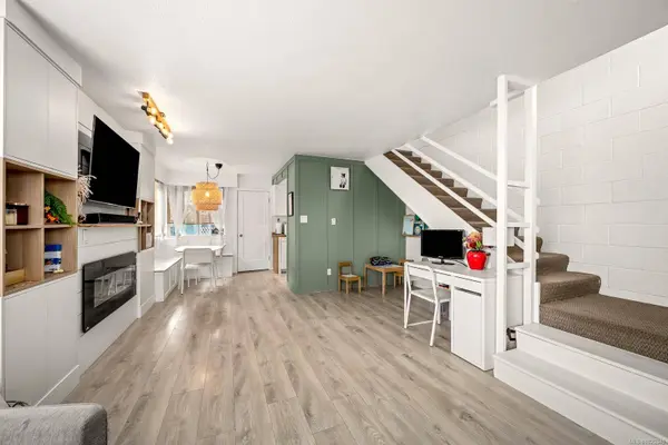 1883 & 1885 England Ave, Courtenay, BC V9N 2P7