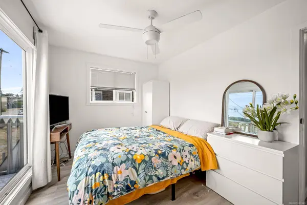 1883 & 1885 England Ave, Courtenay, BC V9N 2P7