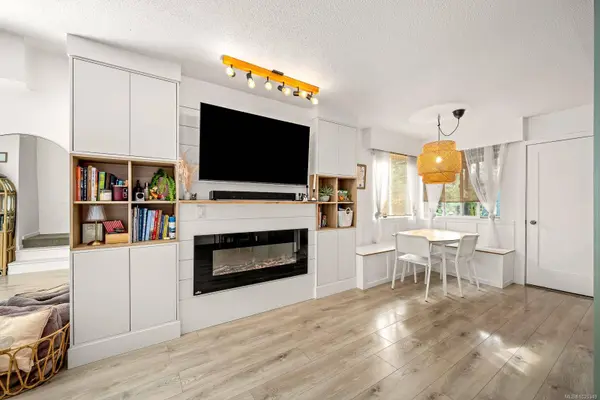 1883 & 1885 England Ave, Courtenay, BC V9N 2P7