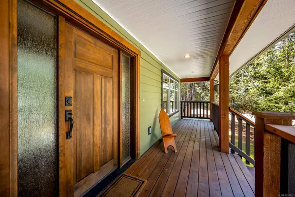 580 Brent Rd, Comox, BC V9M 3V9