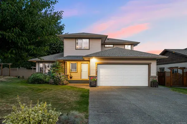 1952 Marten Ave, Comox, BC V9M 2K2