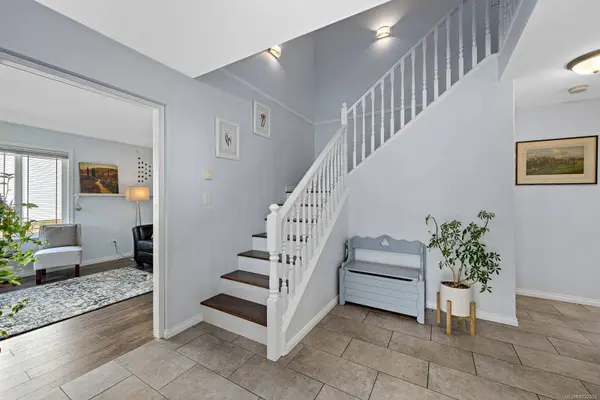 1952 Marten Ave, Comox, BC V9M 2K2