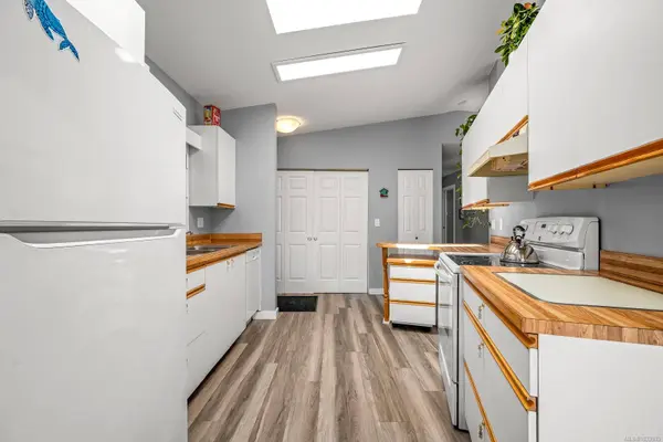 2301 6th St, Courtenay, BC V9N 7T8