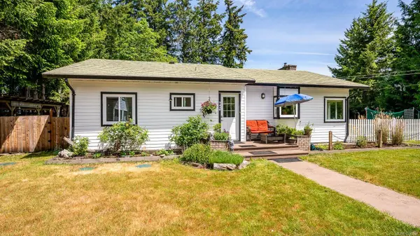 7410 Yake Rd, Fanny Bay, BC V0R 1W0