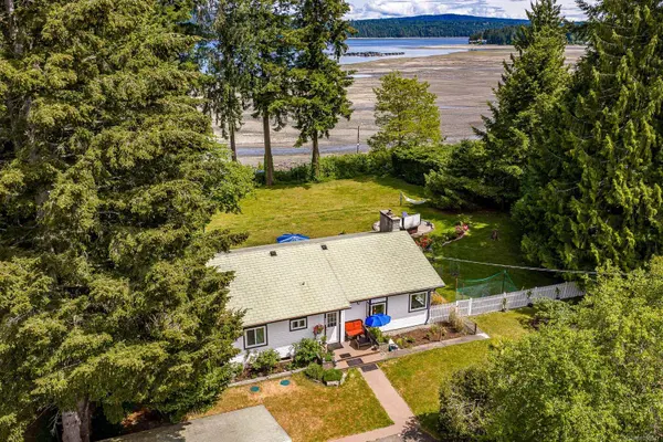 7410 Yake Rd, Fanny Bay, BC V0R 1W0