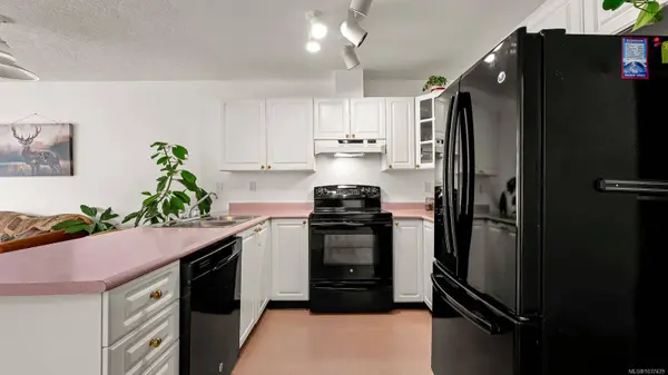 1201 Henry Rd #502, Courtenay, BC V9N 7P2