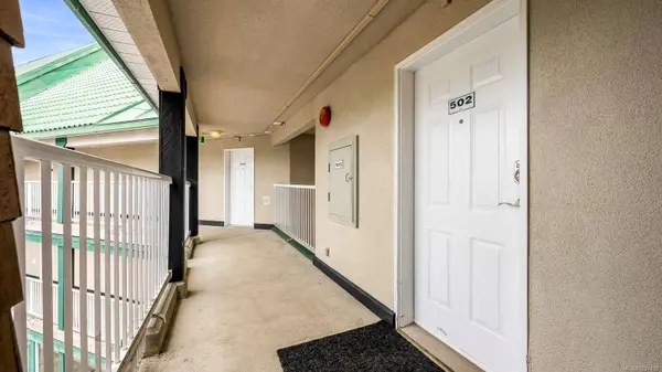 1201 Henry Rd #502, Courtenay, BC V9N 7P2