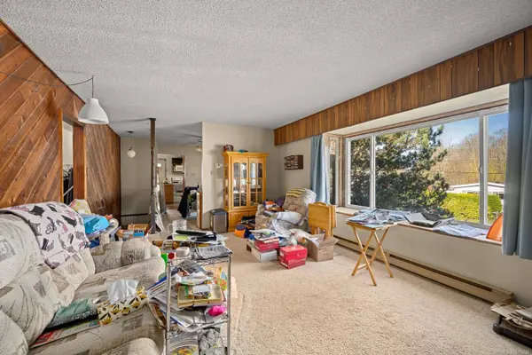 2695 Paula Pl, Courtenay, BC V9N 6H9