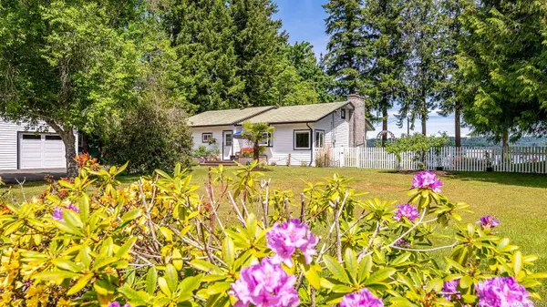 7410 Yake Rd, Fanny Bay, BC V0R 1W0