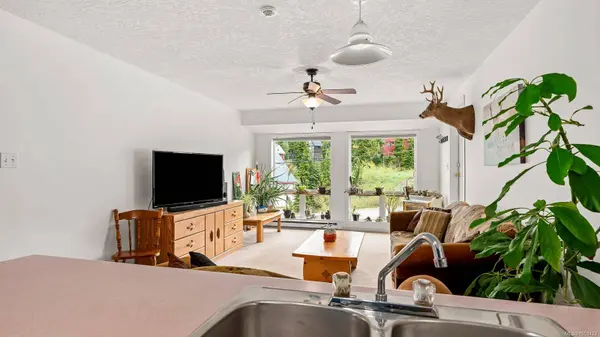 1201 Henry Rd ##502, Courtenay, BC V9N 7P2