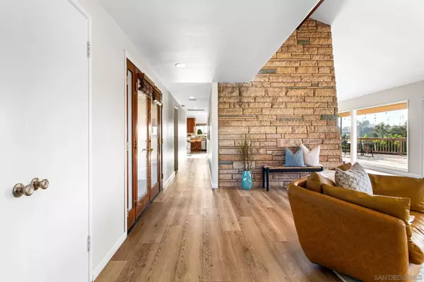 4866 Barbarossa Pl, San Diego, CA 92115